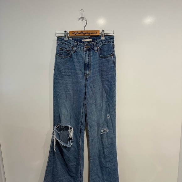 Levi’s High Loose Flare Jean - Picture 5 of 11